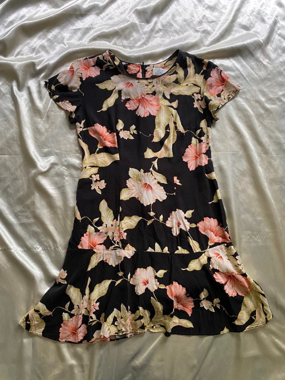 Vintage 1990s Iolani Black Floral Drop Waist Mini Boho Hawaiian Summer Small